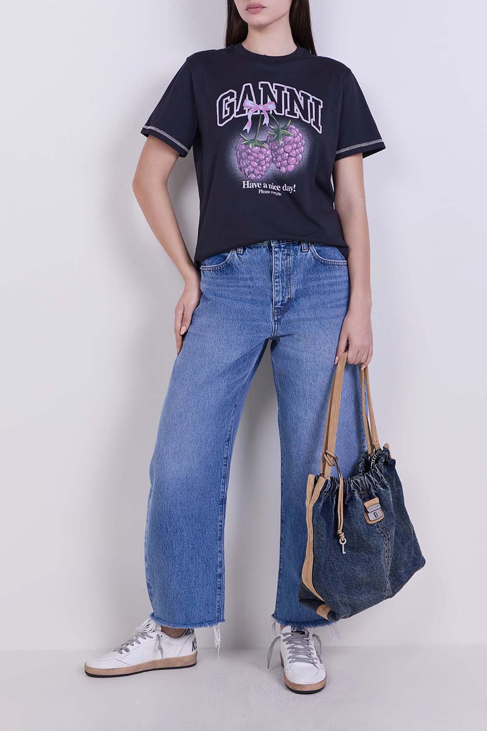 מכנסי ג'ינס בגזרה גבוהה